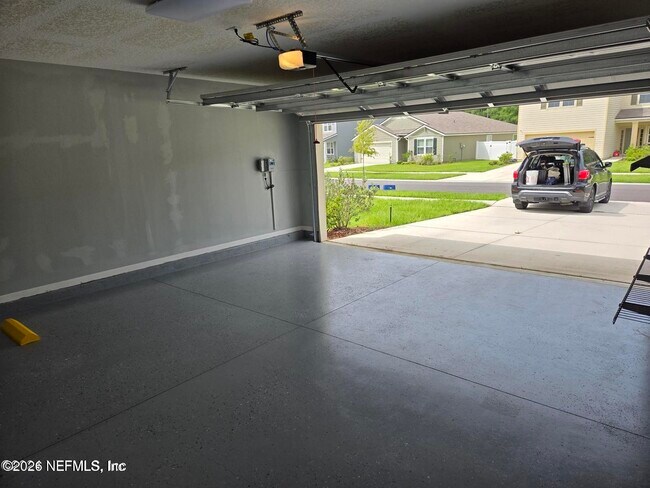 Building Photo - 2461 Oak Stream Dr