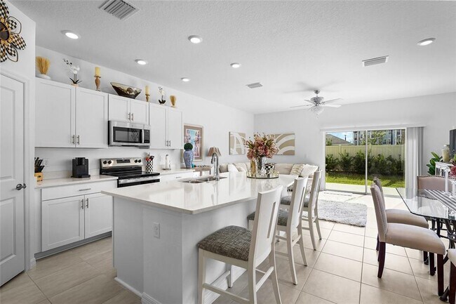 Building Photo - 5825 Biscotti St