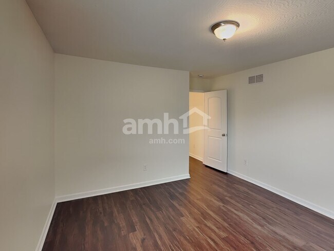 Building Photo - 122 Faulkner Dr