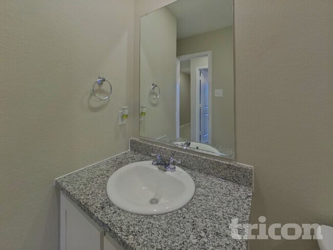 Building Photo - 2504 Bunkerton Dr