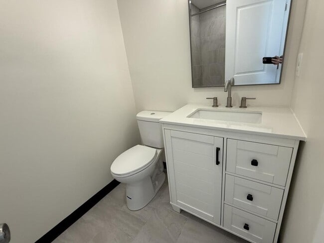 Building Photo - 2078 Druid Park Dr