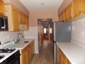 Building Photo - 2927 Throop Ave