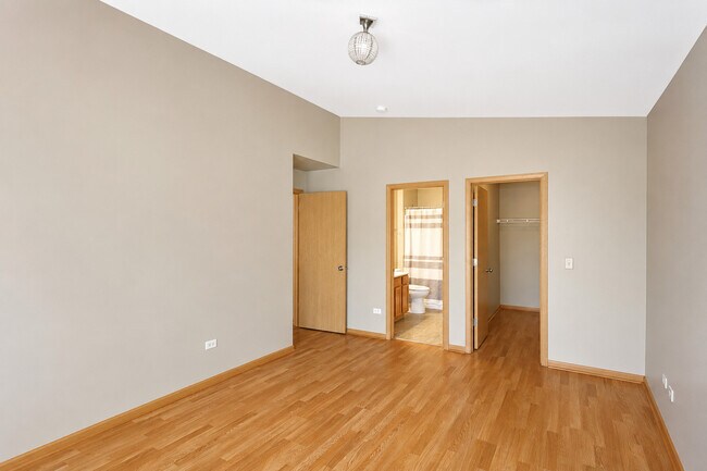 Building Photo - 1623 Silverstone Dr