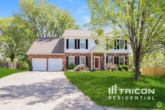 Building Photo - 9719 N Kenwood Ct
