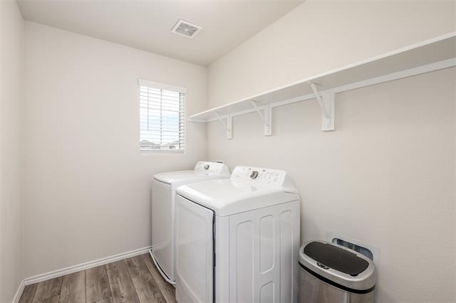 Building Photo - 321 Glenwick Ln