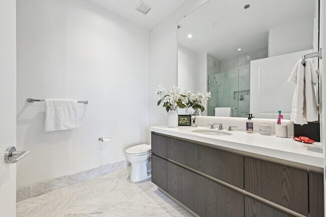Building Photo - 363 E Wacker Dr