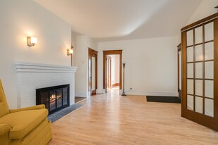 Building Photo - 1759 Iglehart Ave