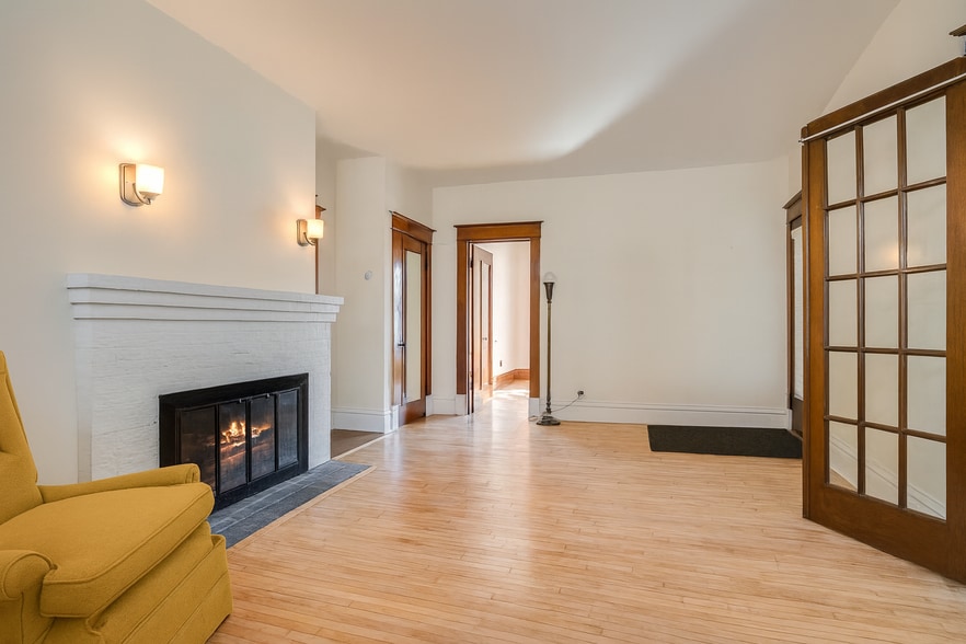 Primary Photo - 1759 Iglehart Ave