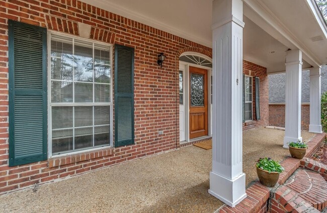 Building Photo - 340 Willow Ridge Cove