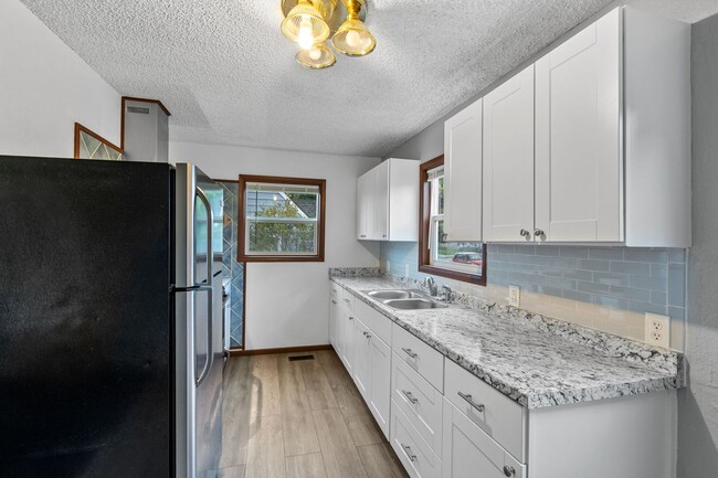 Building Photo - Adorable Rancher in Northeast Spokane