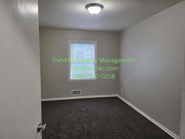 Building Photo - 1860 E 76th Terrace