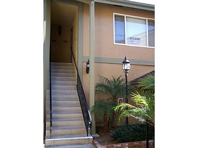 Building Photo - Private upstairs 2 bedroom 2 bath condo in...