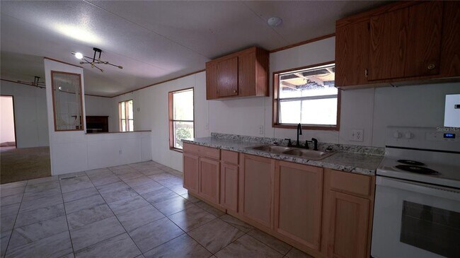 Building Photo - 1550 E Orlando Rd