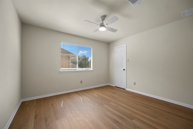 Building Photo - 4922 Moss Run Dr