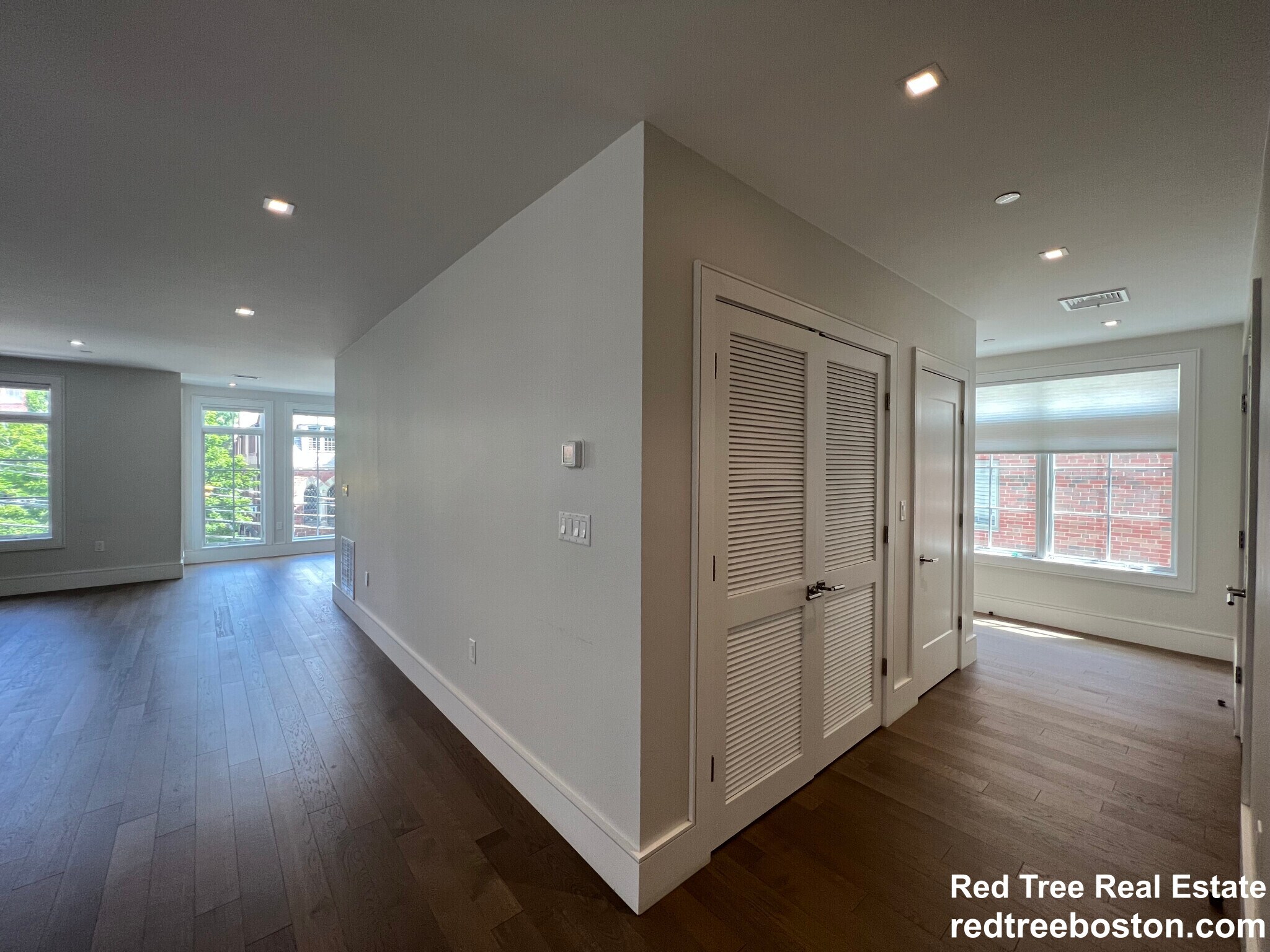 Building Photo - 20 Marion St