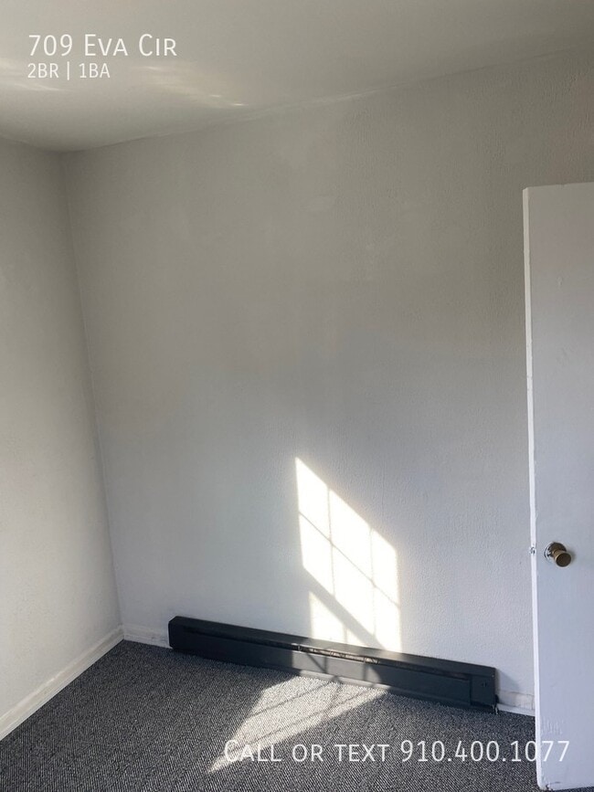Building Photo - 709 Eva Cir