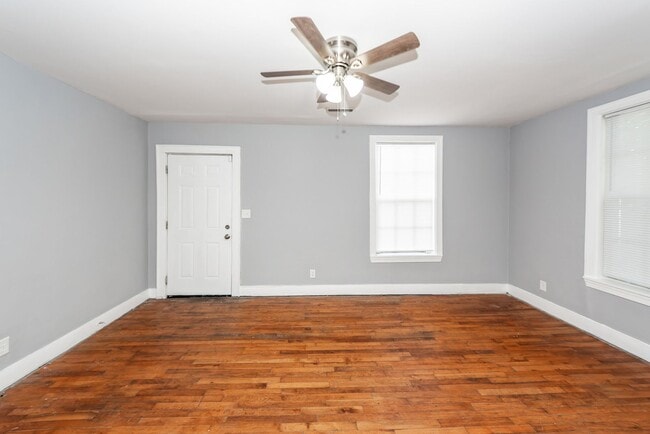 Building Photo - 3 Bedroom, 1 Bathroom Home in Dorchester Terrace - North Charleston