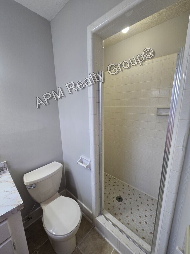 Building Photo - Spacious three bedroom West Columbia home