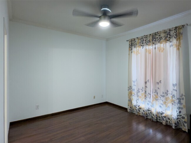 Building Photo - 6500 Harbor Town Dr