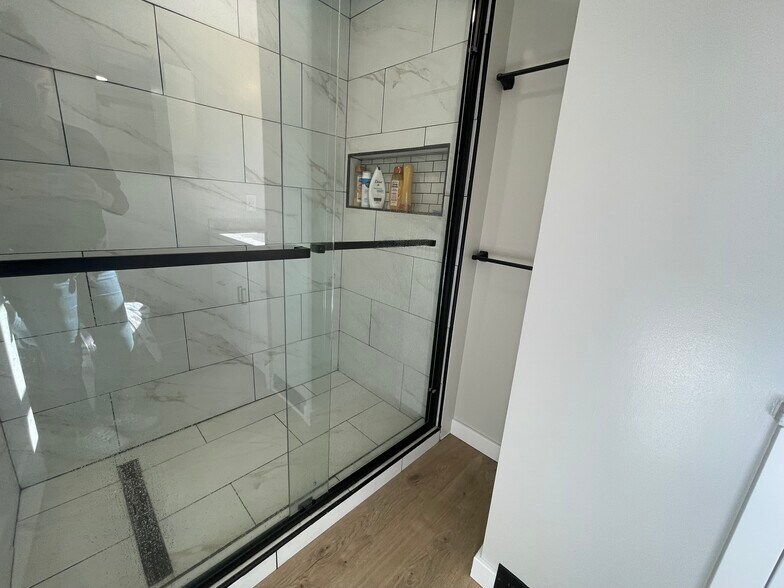 Building Photo - 832 VT-15