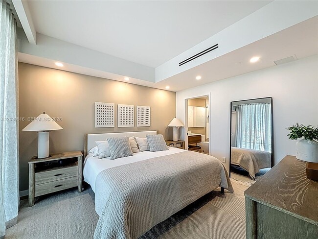 Building Photo - 350 Ocean Dr