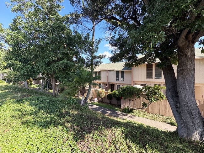 Building Photo - Recently Refreshed Makakilo Condo