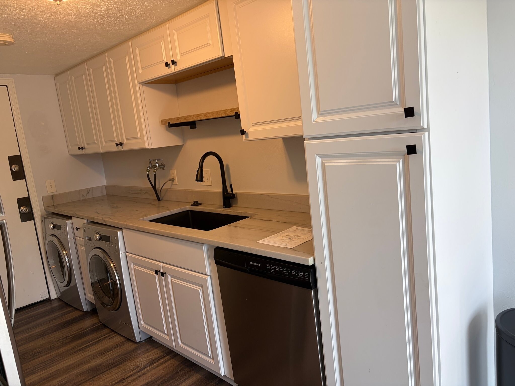 Building Photo - 7964 Chase Cir