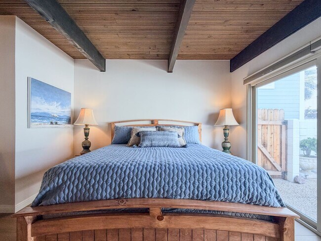 Building Photo - 1327D - The Sea Bum Sanctuary | 2 Bed 2 Ba...