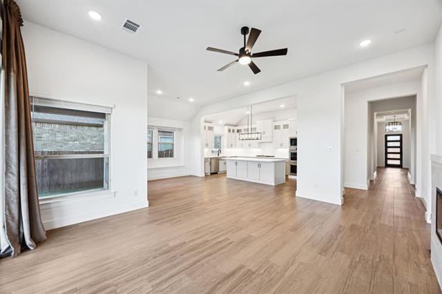 Building Photo - 1415 Woodpecker Ln