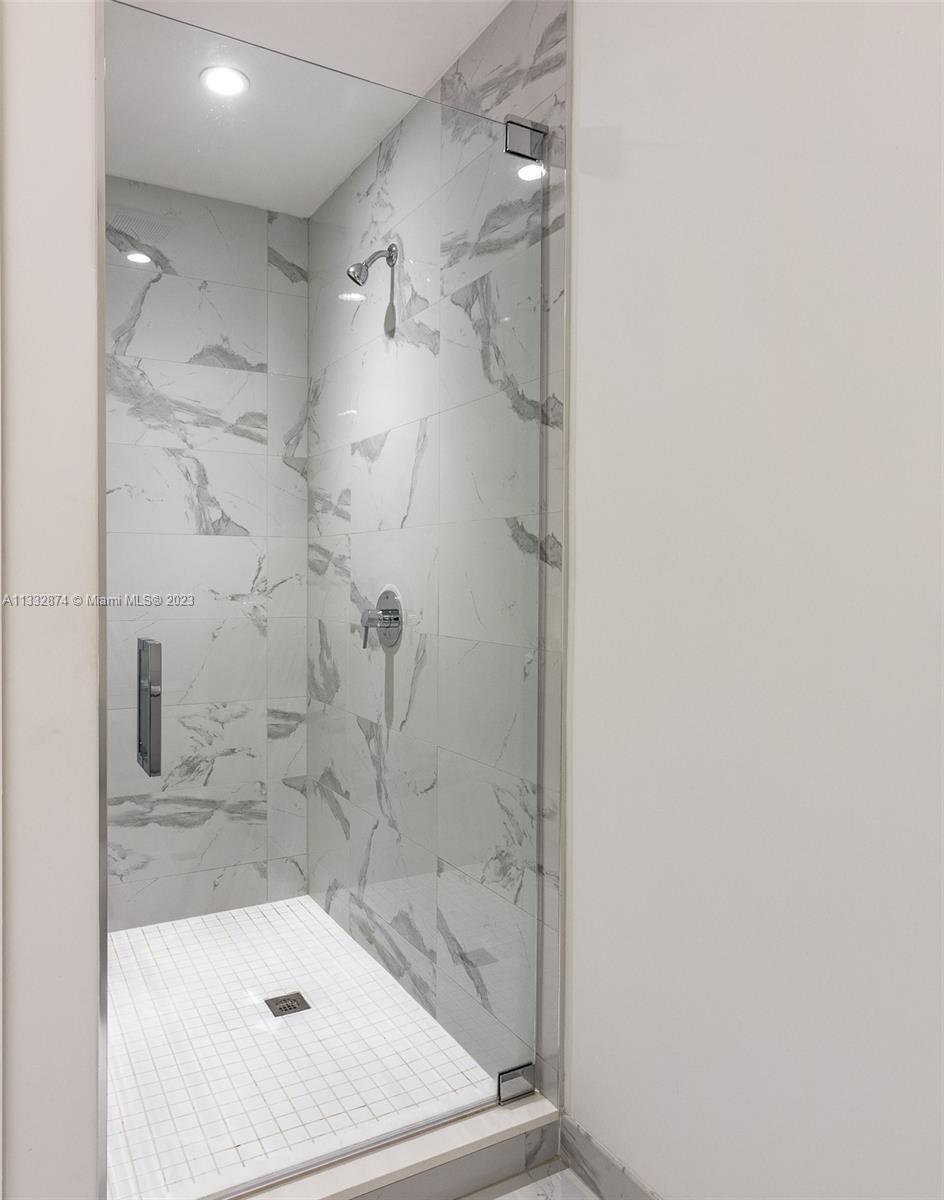 Building Photo - 851 NE 1st Ave