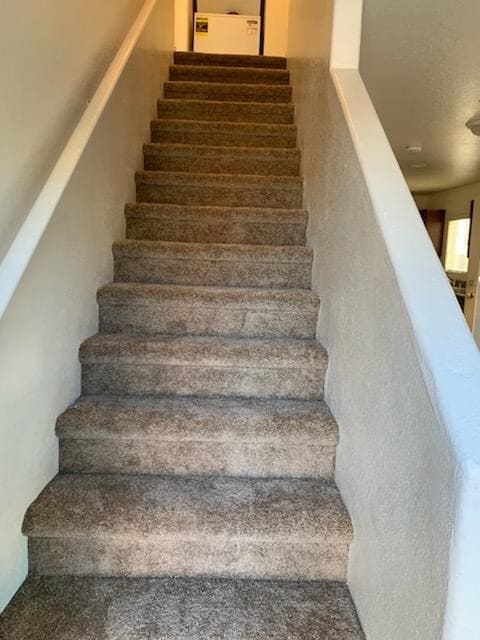 Building Photo - 3 Bedroom Single Family