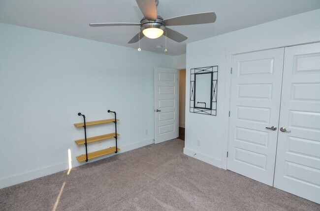 Building Photo - Stunner in East