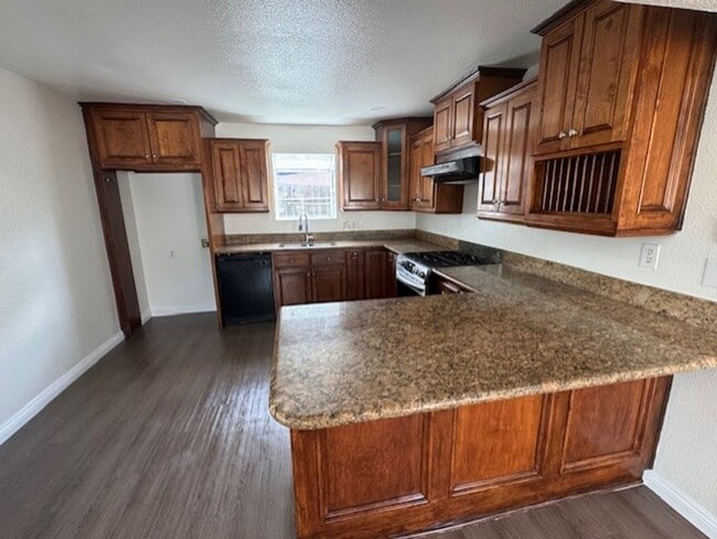 Building Photo - 2425 W Cameron St