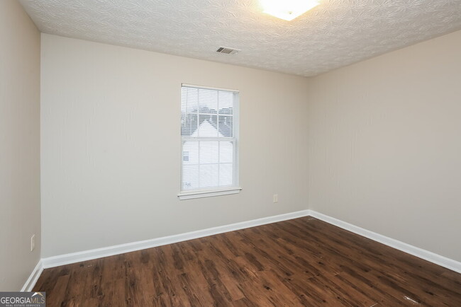 Building Photo - 393 Clearsprings Dr