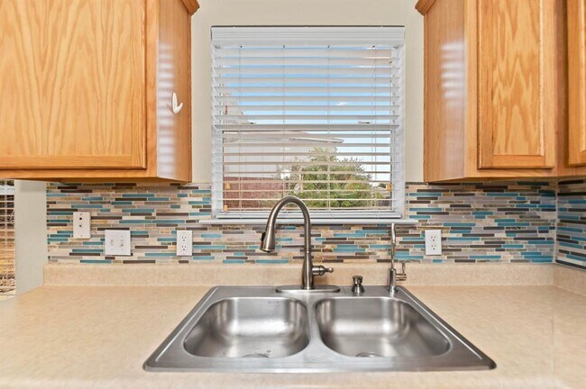 Building Photo - 1400 Orange Spice Ct