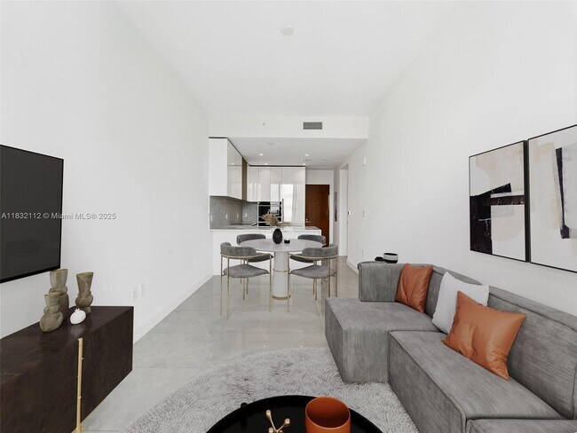 Building Photo - 2678 Tigertail Ave
