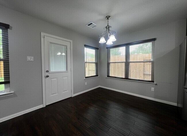 Building Photo - 25314 Laurel Green St