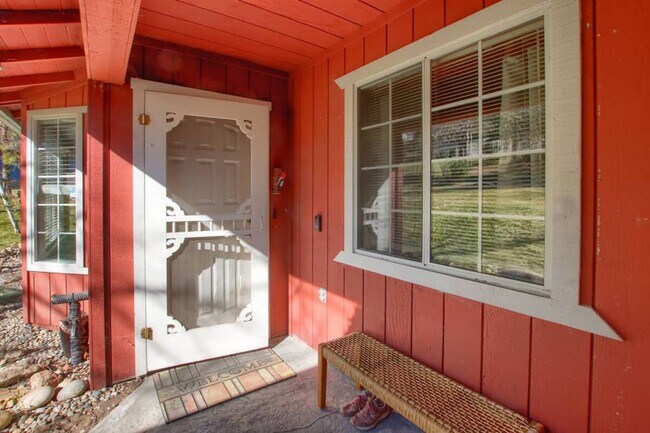 Building Photo - 2410 Coachman Rd