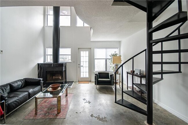 Building Photo - 19 Finch Trail NE