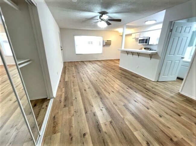 Interior Photo - 5708 Tujunga Ave