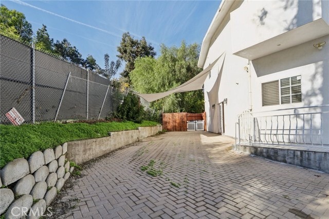 Building Photo - 24334 Crestlawn St