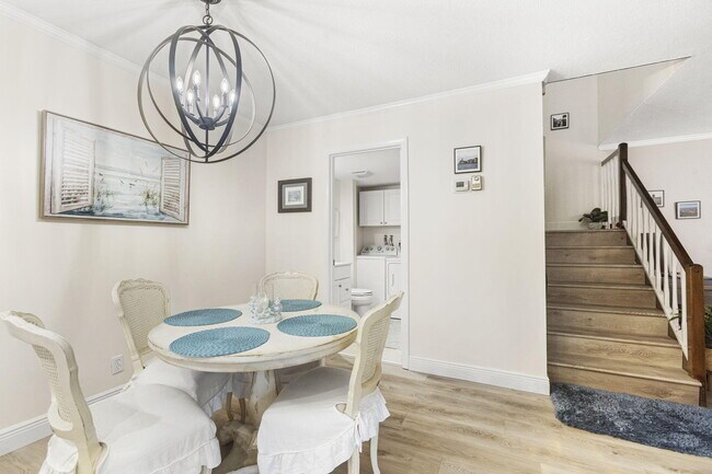 Building Photo - 5674 SE Riverboat Dr