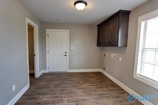 Building Photo - 22947 Pin Oak Dr