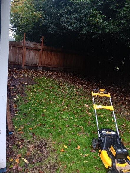 Building Photo - 4250 NE Hwy 20