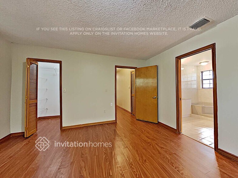 Building Photo - 16101 SW 153rd Ave