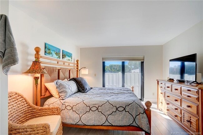 Building Photo - 331 Golfview Cir