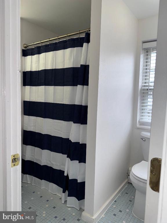 Building Photo - 6 N Main St