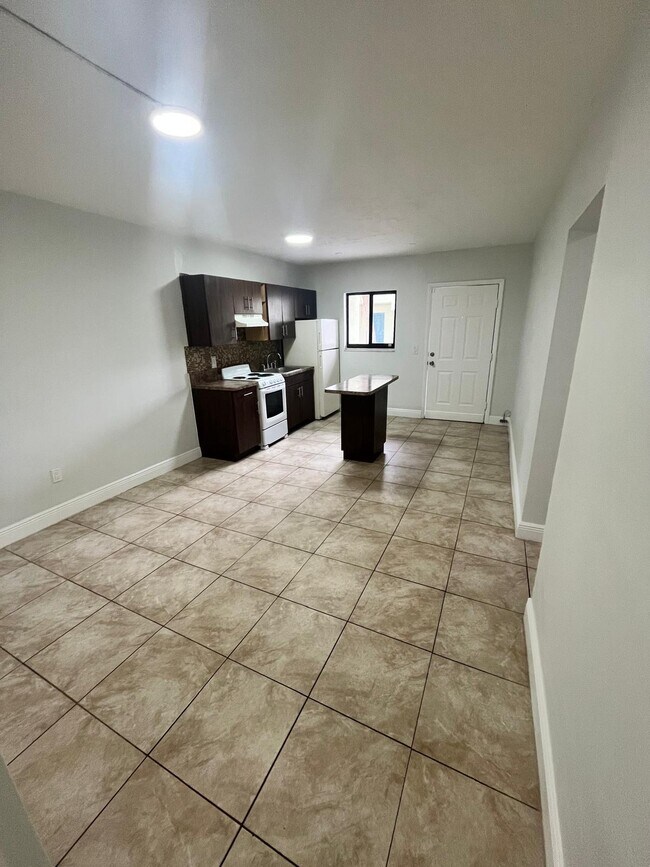 Building Photo - WEJ 13550 LLC - 18257