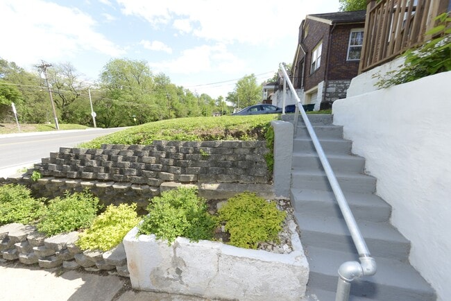 Building Photo - 1275 N Florissant Rd