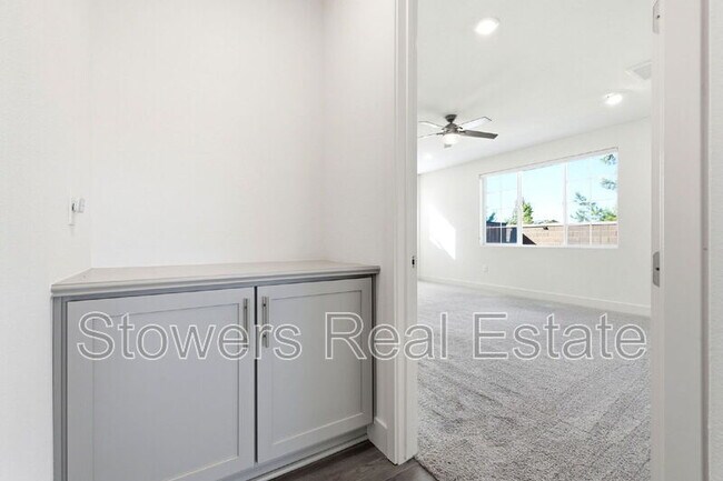 Building Photo - 6336 Moser Wy